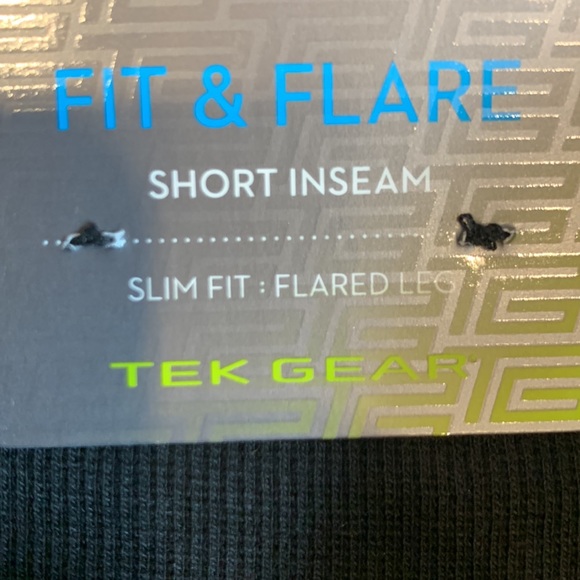 Tek Gear DryTek Fit &Flare Short Inseam Size Large - Picture 2 of 5